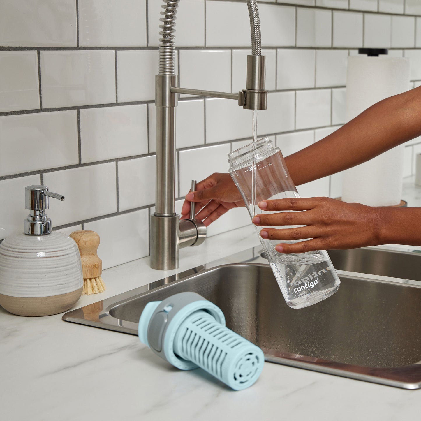 ® Clybourn Plastic Freeflow Filter Water Bottle with AUTOSEAL® Lid 24Oz., Salt